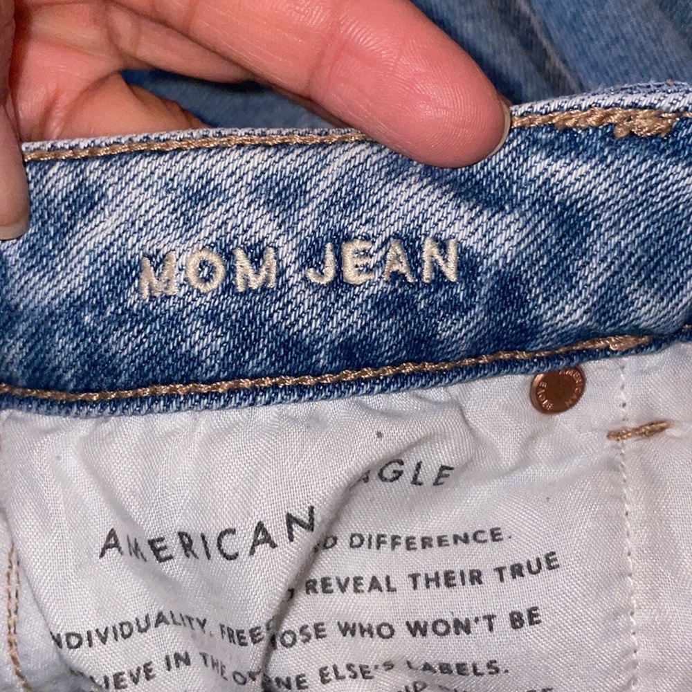 American Eagle Distressed Mom Jeans - Picture 7 of 8
